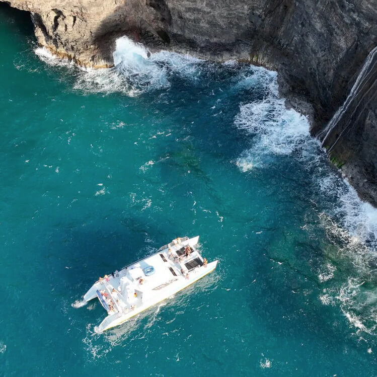 Holo Holo Charters - Napali Sunset Tour