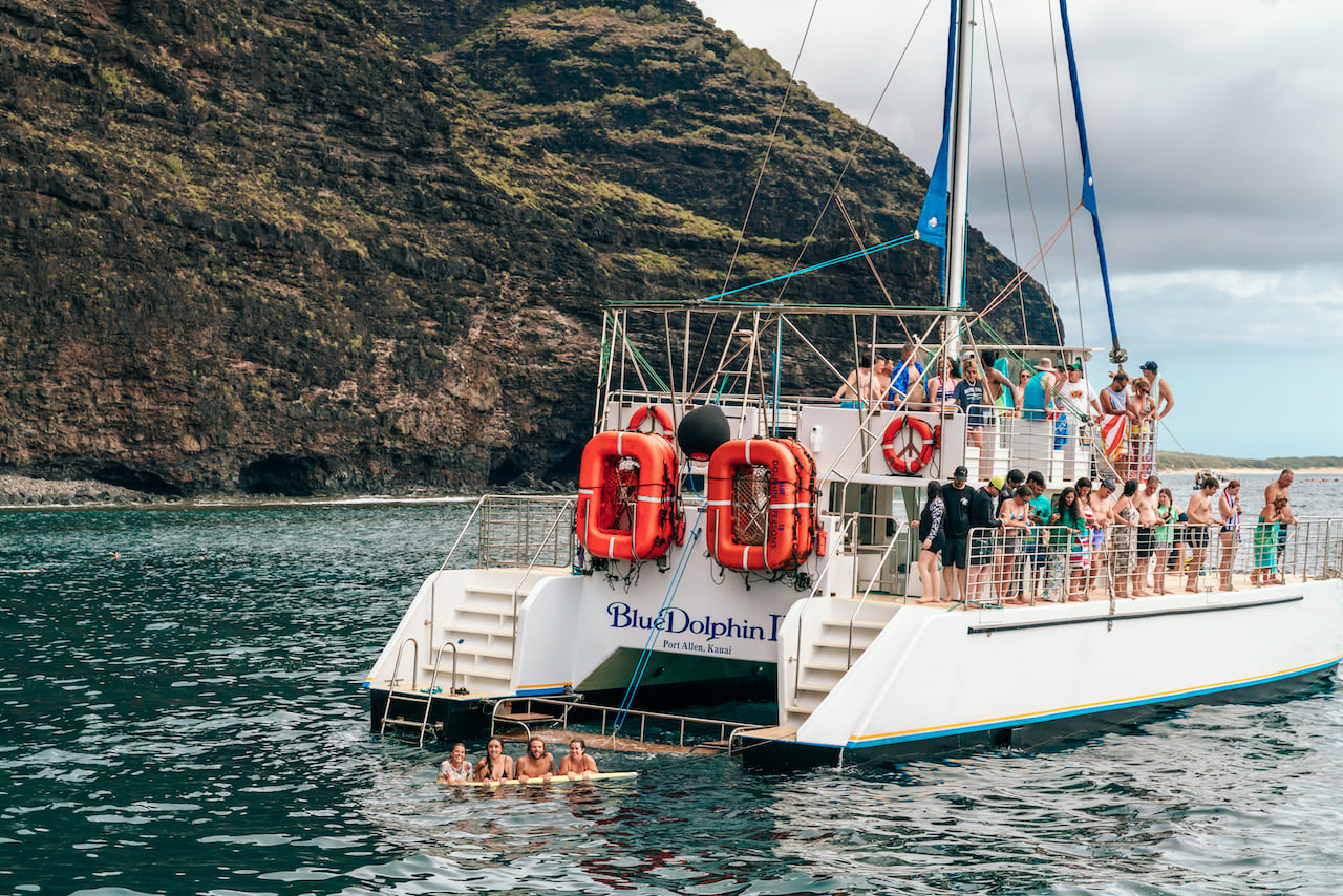 Blue Dolphin Charters - Deluxe Sunset Na Pali Snorkel